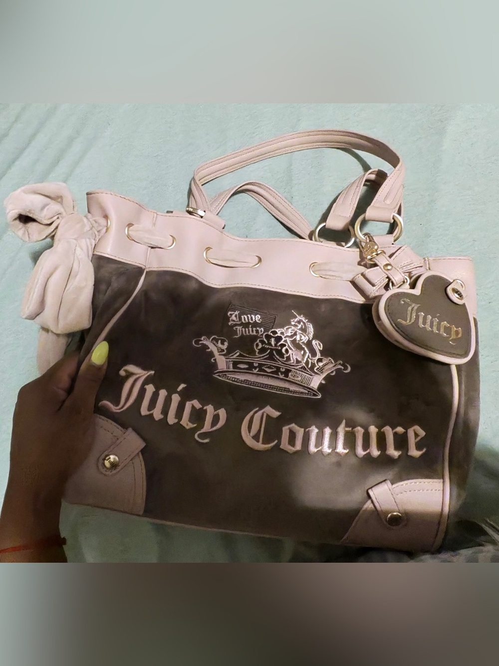 NEW Juicy Couture Daydreamer Crown tote in Latte